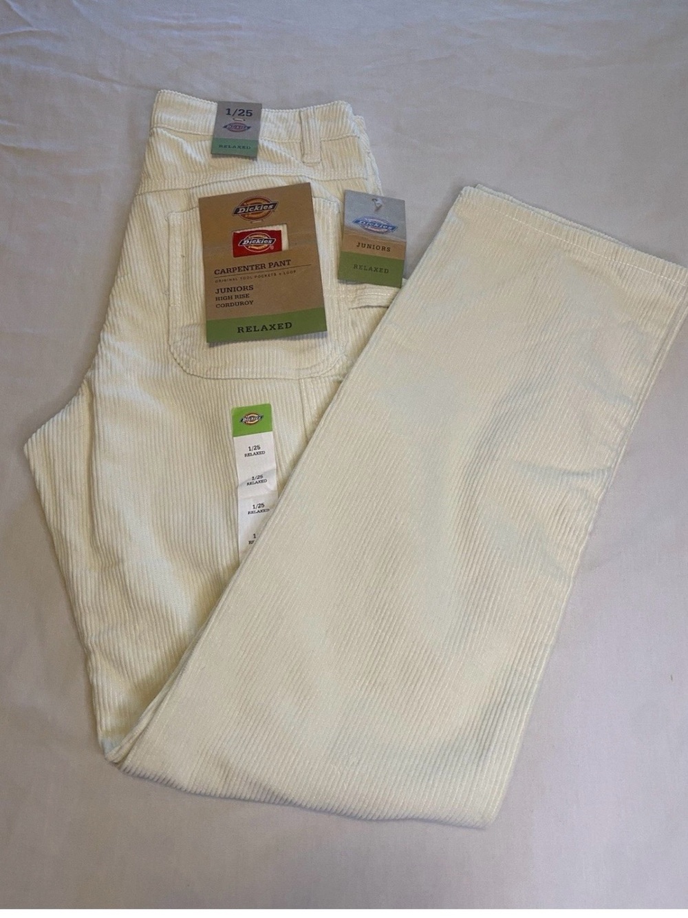 Dickies Juniors Pants Size 1/25
Cream Corduroy Carpenter
Relaxed Fit Straight